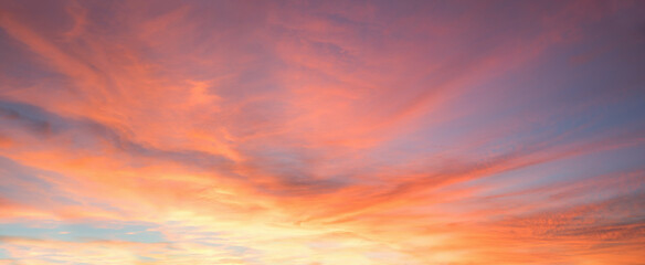 Fototapete Sonnenuntergang colorful sunset sky panorama with pink orange and yellow clouds  © SusaZoom