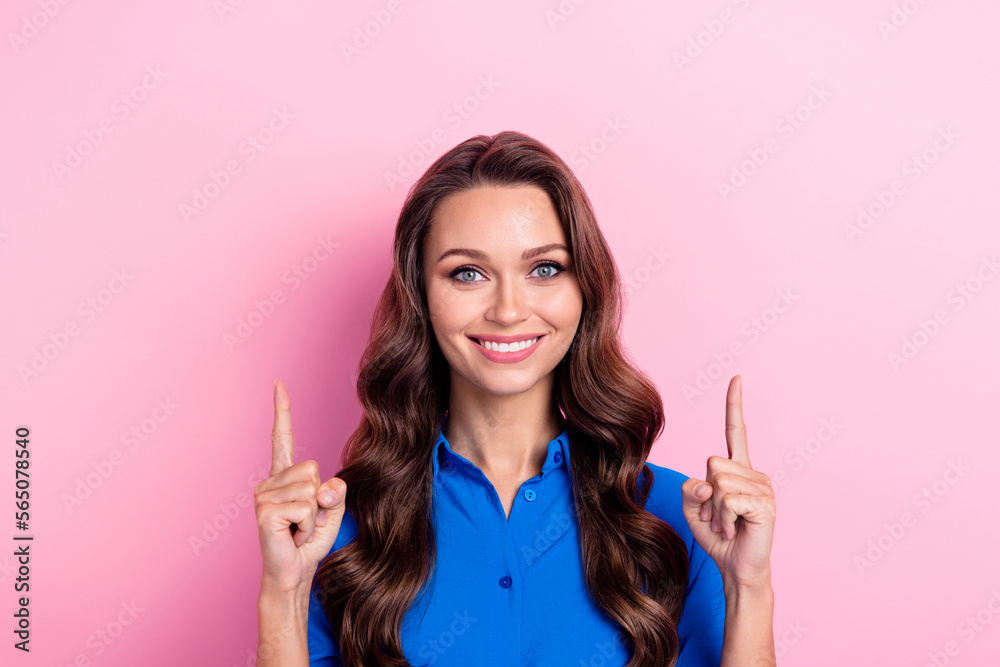 Photo of adorable gorgeous elegant lady wear trendy clothes arm direct empty space demonstrate discounts isolated on pink color background Photo of adorable gorgeous elegant lady wear trendy clothes arm direct empty space demonstrate discounts isolated on pink color background