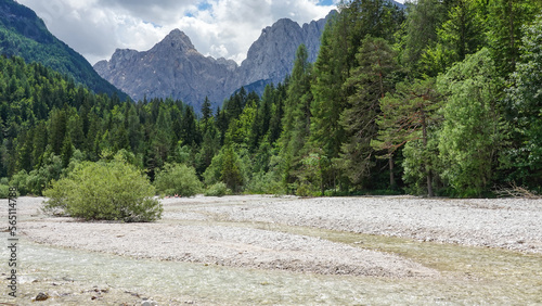ausgetrocknetes Prisank Pisnica-Flussbett, im Triglav Nationalpark in Slowenien photo