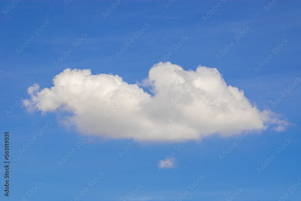 nuvem branca com céu bem azul nuvem branca com céu bem azul
