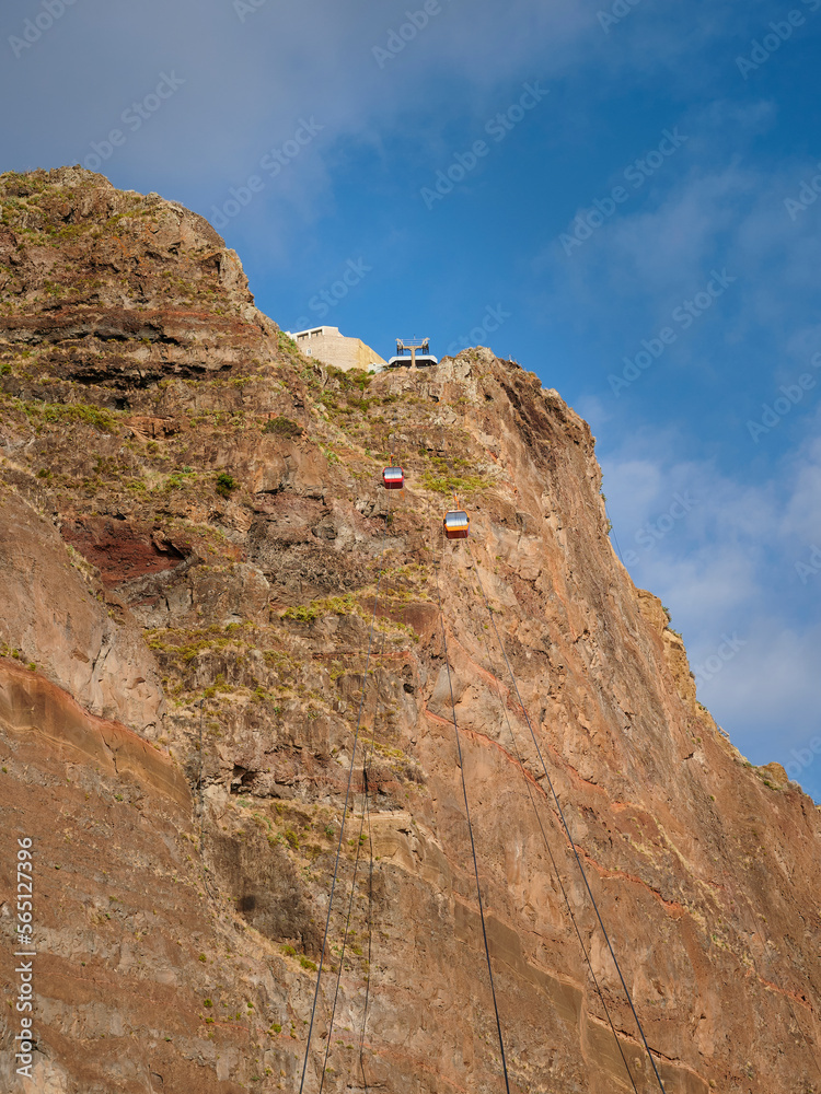 Fototapeta premium Sunny cliffs on madeira island