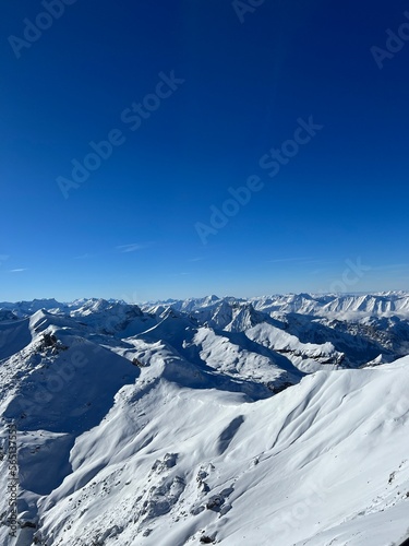 Mountain Range in Winter © Brandon