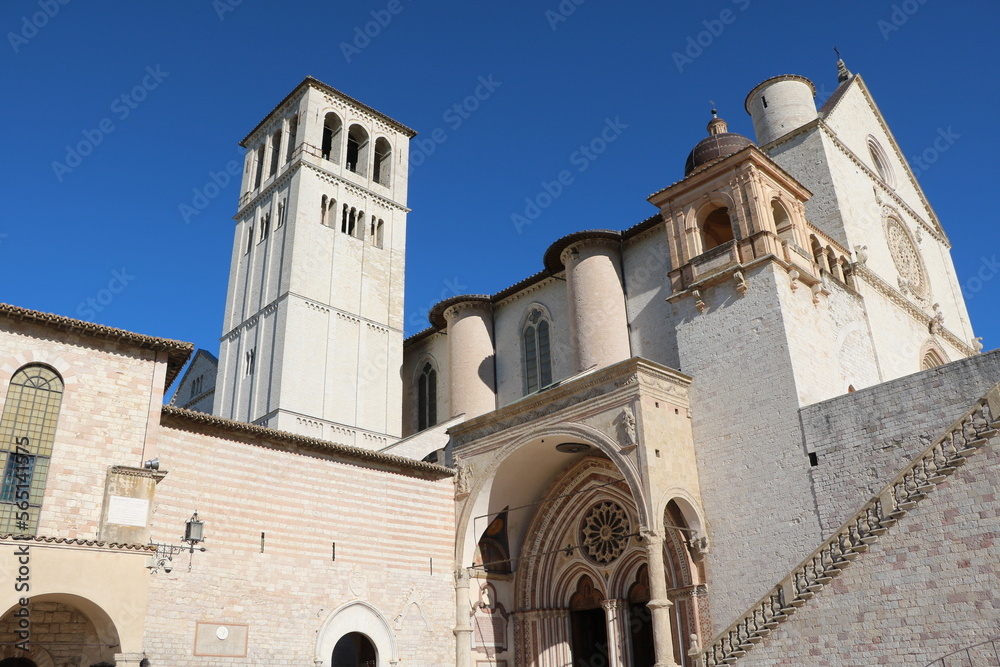 Fototapeta premium The Basilica di san Francesco d'Assisi in Assisi, Umbria Italy