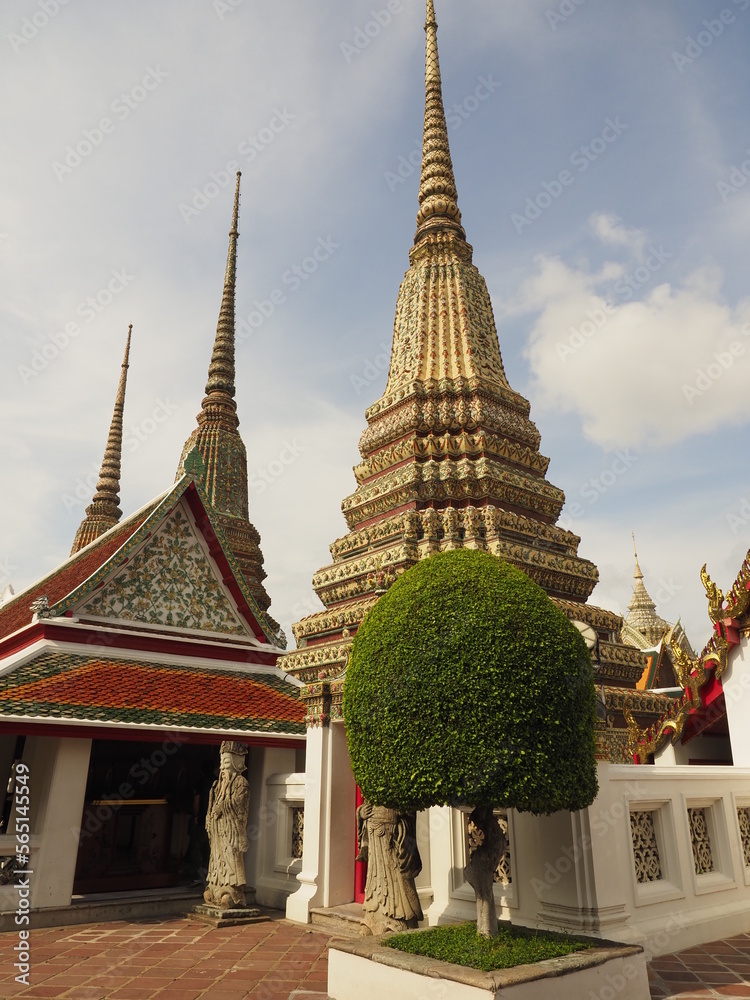 Fototapeta premium famous thailand buddhist building temple