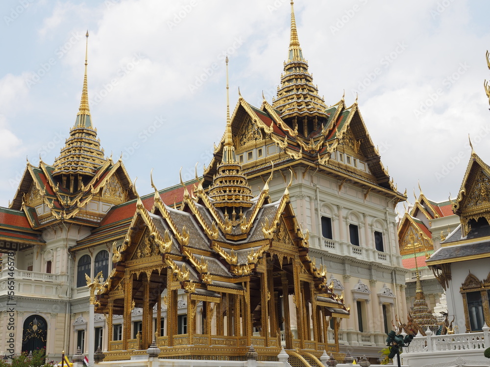 famous thailand buddhist building temple