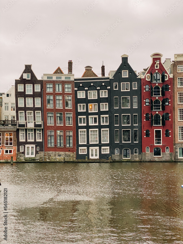 amsterdam houses on the river canal street