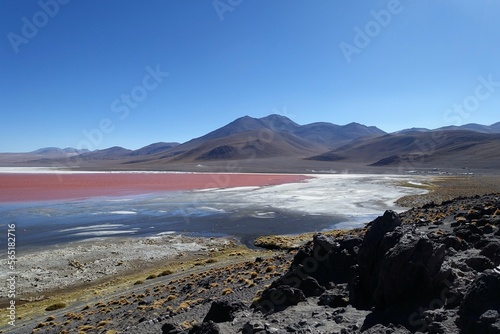 Fényképezés A lake whose water is colorful due to minerals in the ground, located in high la
