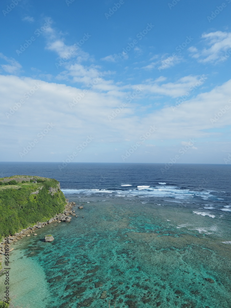 沖縄の海と空
