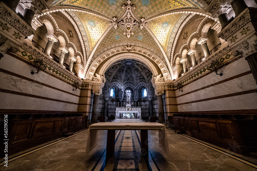 interior of church © VP Image