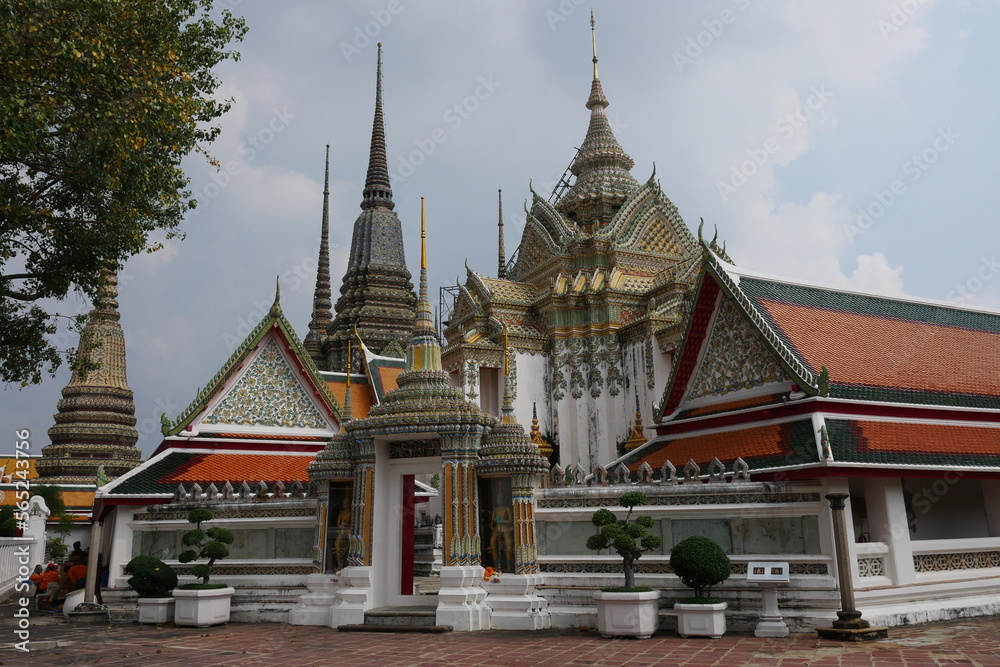 Fototapeta premium Buddhistischer Tempel Wat Pho in Bangkok