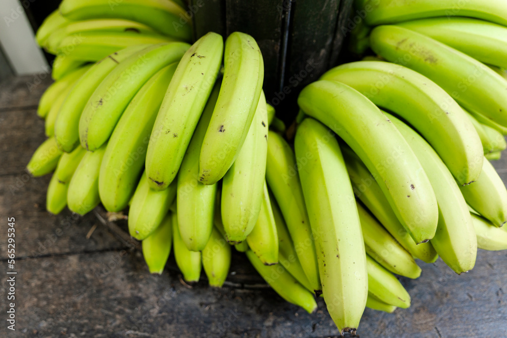 Frische Grüne Bananen 