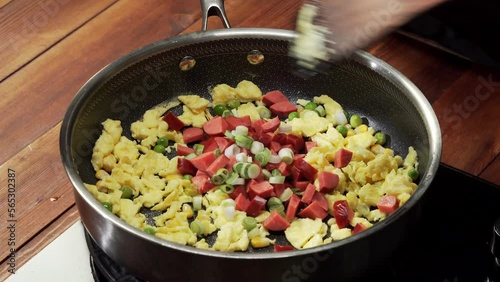 Yangzhou fried rice production process