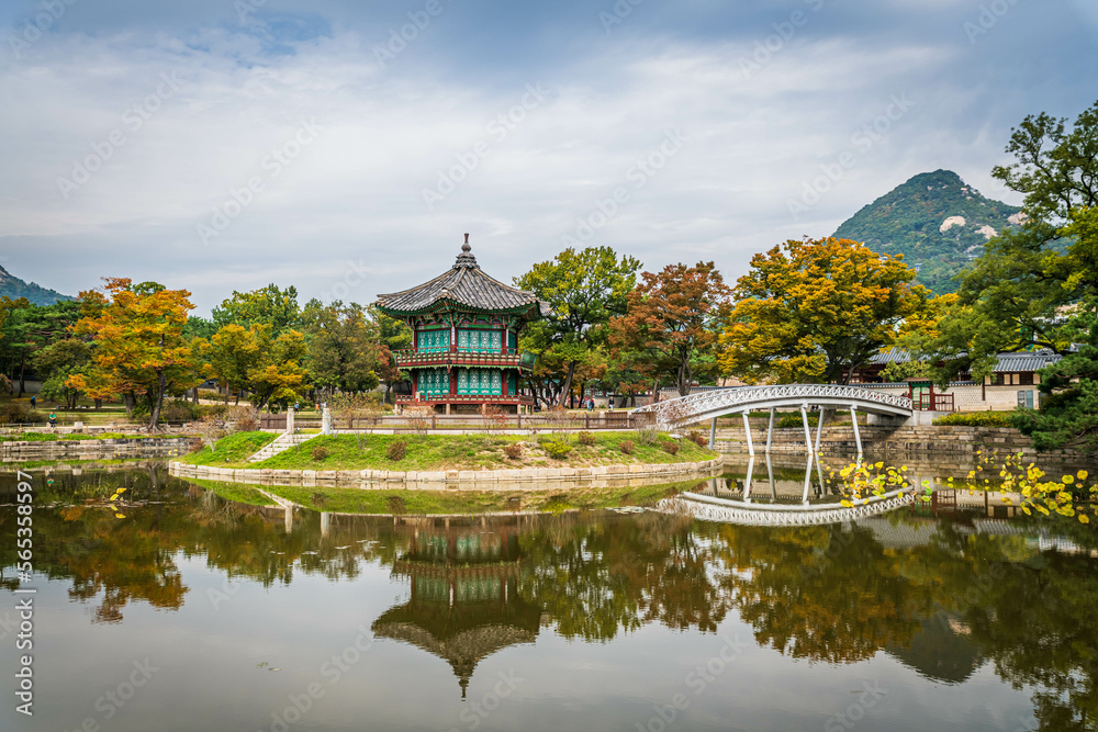 Hyangwonjeong Pavilion en Corée du Sud à Séoul