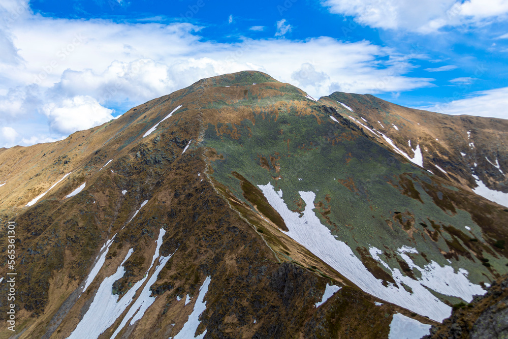 Szczyt górski w Tatrach - obrazy, fototapety, plakaty 
