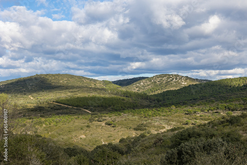 Paysage du massif de la Gardiole, sur le littoral méditerranéen à Frontignan