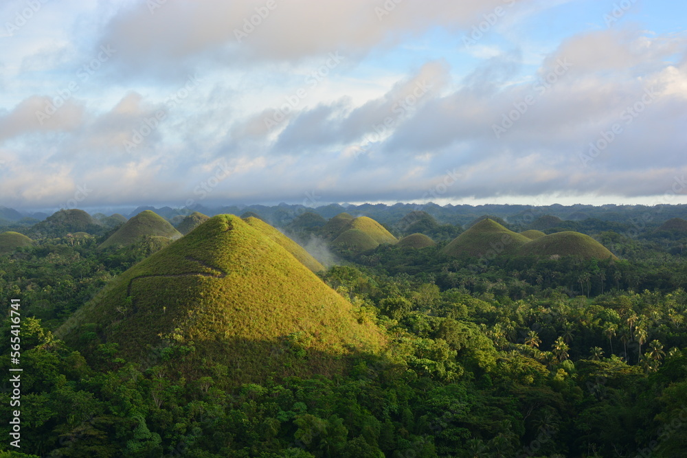Obraz premium clouds over the hills