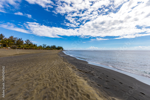 Fototapeta Naklejka Na Ścianę i Meble -  L'Etang-Sale, Reunion Island - The beach