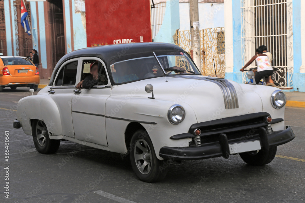 Schöner Oldtimer auf Kuba (Karibik)