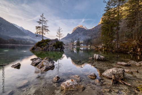 Hintersee am frühen Morgen mit Blick