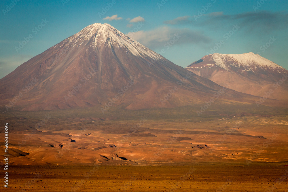 Fototapeta premium Licancabur and dramatic volcanic landscape at Sunset, Atacama Desert, Chile