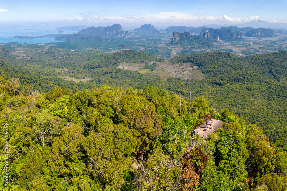 Obraz premium Aerial view of Dragon's Crest (Khao Ngon Nak) Scenic Point on sunny day. Krabi Province, Thailand.