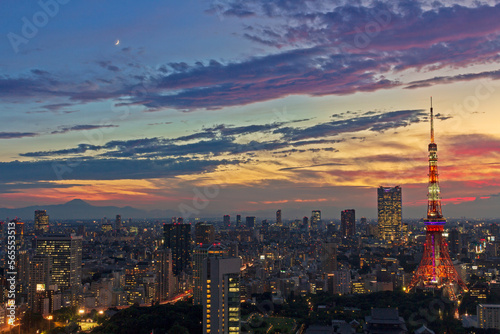 夕暮れの東京タワー
