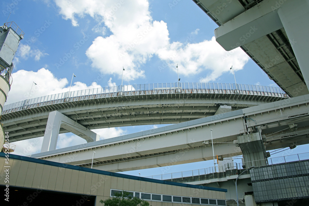 Naklejka premium 東京都港区芝浦、レインボーブリッジ