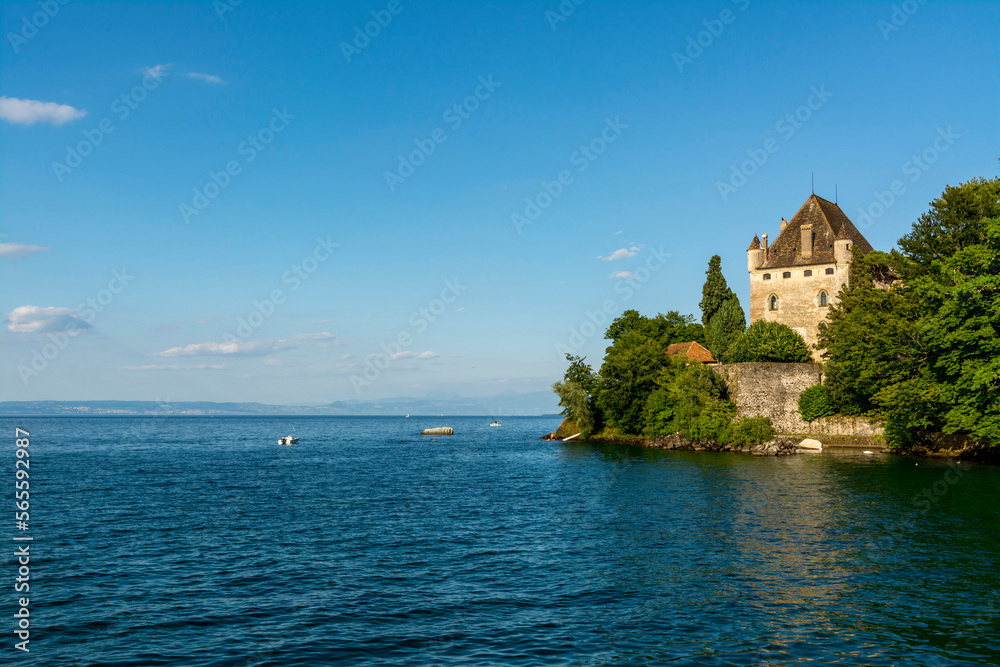 Chateau d'Yvoire sur le lac Léman, village médiéval sur le Lac Léman, l'un des plus beaux villages de France , Haute Savoie, Auvergne-Rhone-Alpes, France