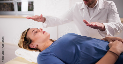 Reiki Therapy Alternative Healing Massage
