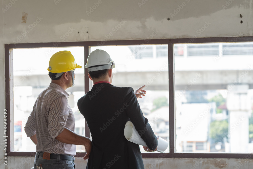 Engineer construction talk to manager about plan project problem Engineer construction talk to manager about plan project problem