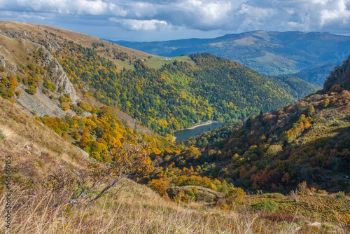Le lac du Schiessrothried dans le Massif des Vosges - Vallée de Munster et de la Wormsa