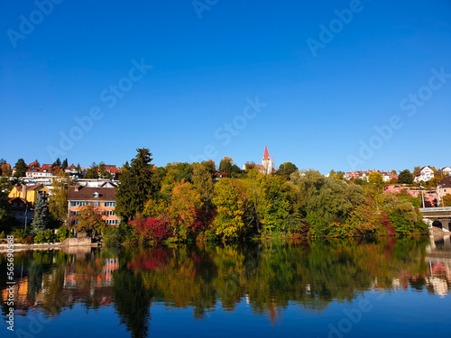 Spiegelung im Herbst Zürich Fluss Limmat