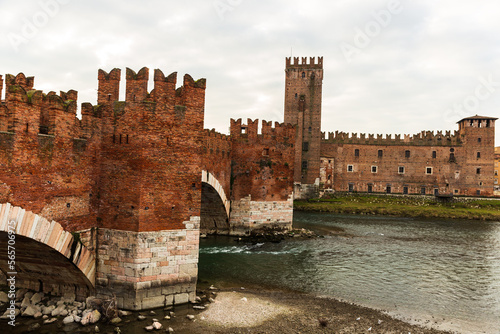 Valokuva Historical Castelvecchio Bridge over the Adige River in Verona, Italy