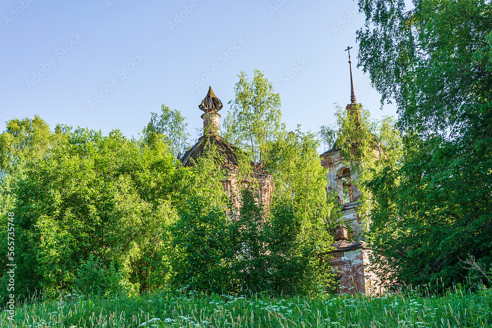 Fototapeta premium destroyed Orthodox church