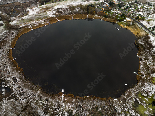 Zimowa sceneria jeziora z lotu ptaka  © Michał 