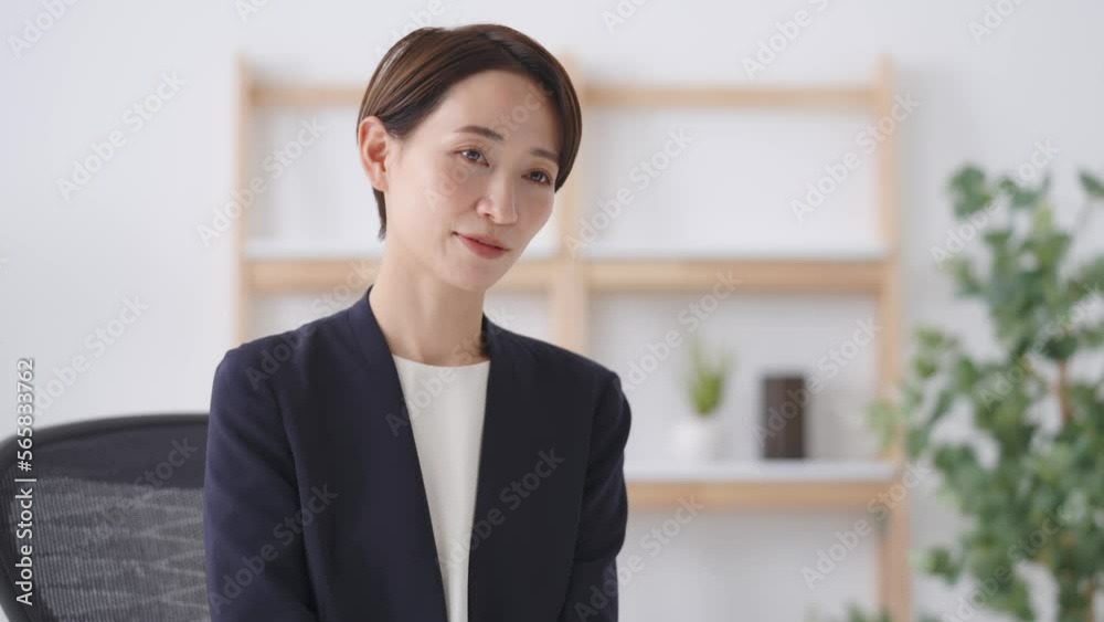 ビジネス・インタビュー・話す女性 ビジネス・インタビュー・話す女性