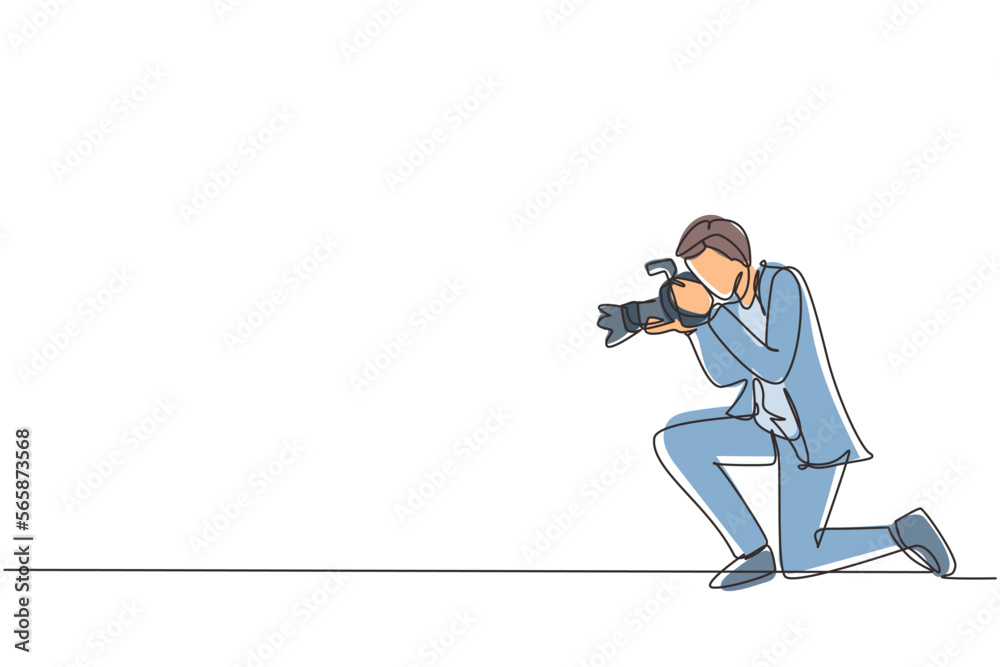 Single one line drawing photographer man male taking pictures. Photo equipment for journalist. Camera digital with high resolution. Studio photography. Continuous line draw design vector illustration