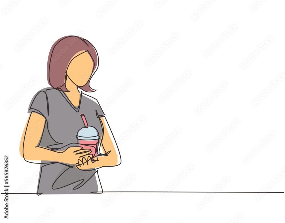 Continuous one line drawing young happy woman is drinking a plastic cup of bubble milk tea. Female enjoy bubble milk tea with street food in night market. Single line draw design vector illustration Continuous one line drawing young happy woman is drinking a plastic cup of bubble milk tea. Female enjoy bubble milk tea with street food in night market. Single line draw design vector illustration