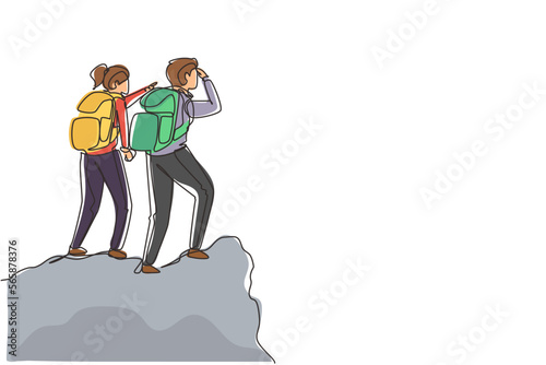 Single continuous line drawing couple on mountain. Happy woman, man climbers. Female hikers standing on rock look mountain landscape. Trekking outdoor. One line draw graphic design vector illustration