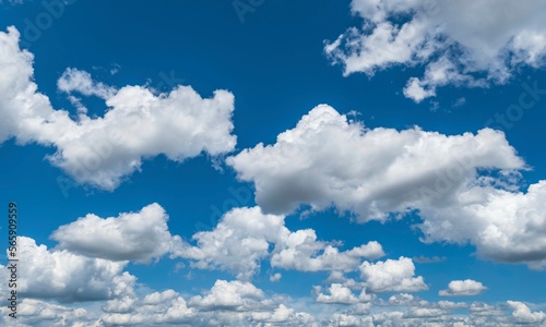Fototapeta Naklejka Na Ścianę i Meble -  Heiterer Himmel mit vielen Cumuluswolken