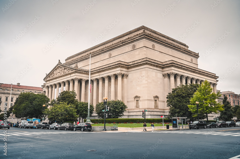 Obraz premium Washington, D.C. USA - 09 11 2022: The building of the National Archives and Records Administration in Washington DC.