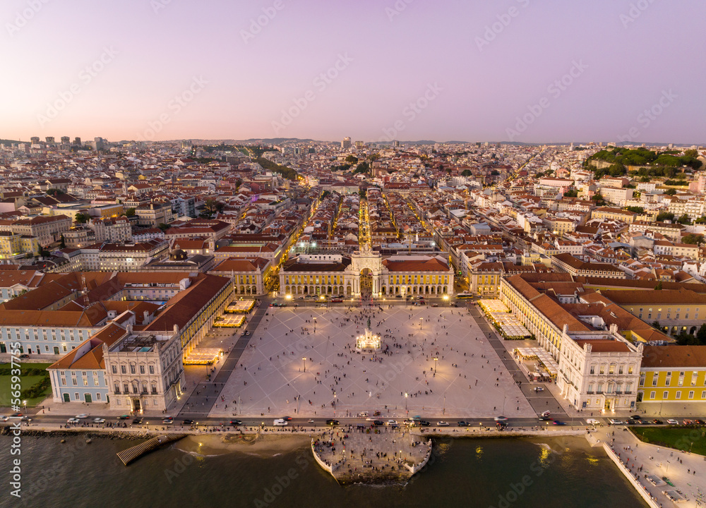 Obraz premium Commerce Square at night in Lisbon, Portugal. Palace Yard, Royal Palace of Ribeira. Drone Point of View
