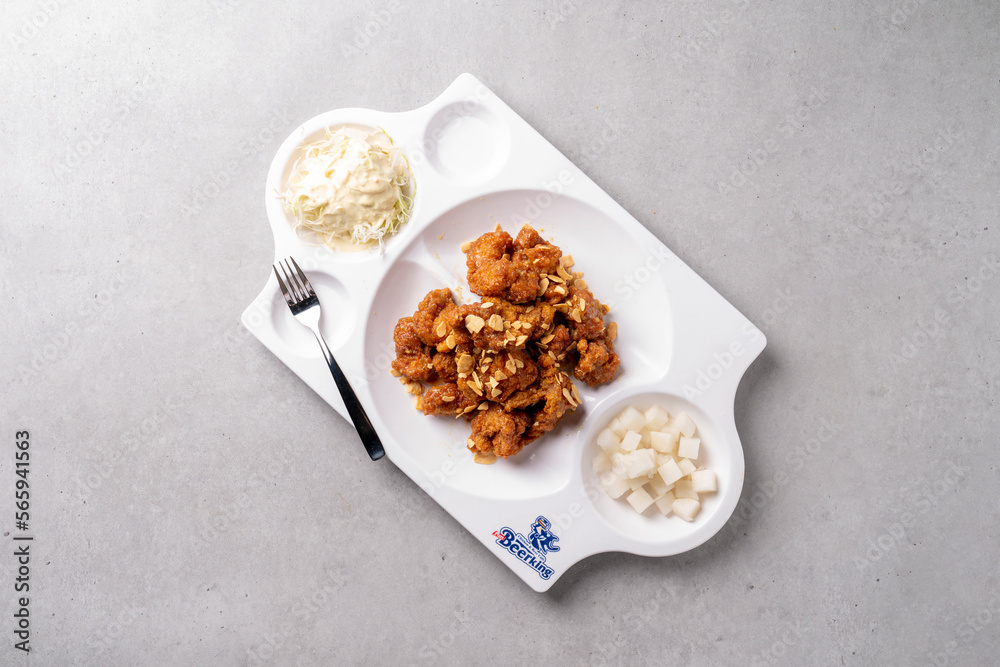 Korean food dishes fried chicken 닭 튀김 Korean food dishes fried chicken 닭 튀김