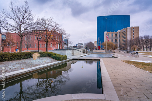 Fototapeta Naklejka Na Ścianę i Meble -  Canal in the city