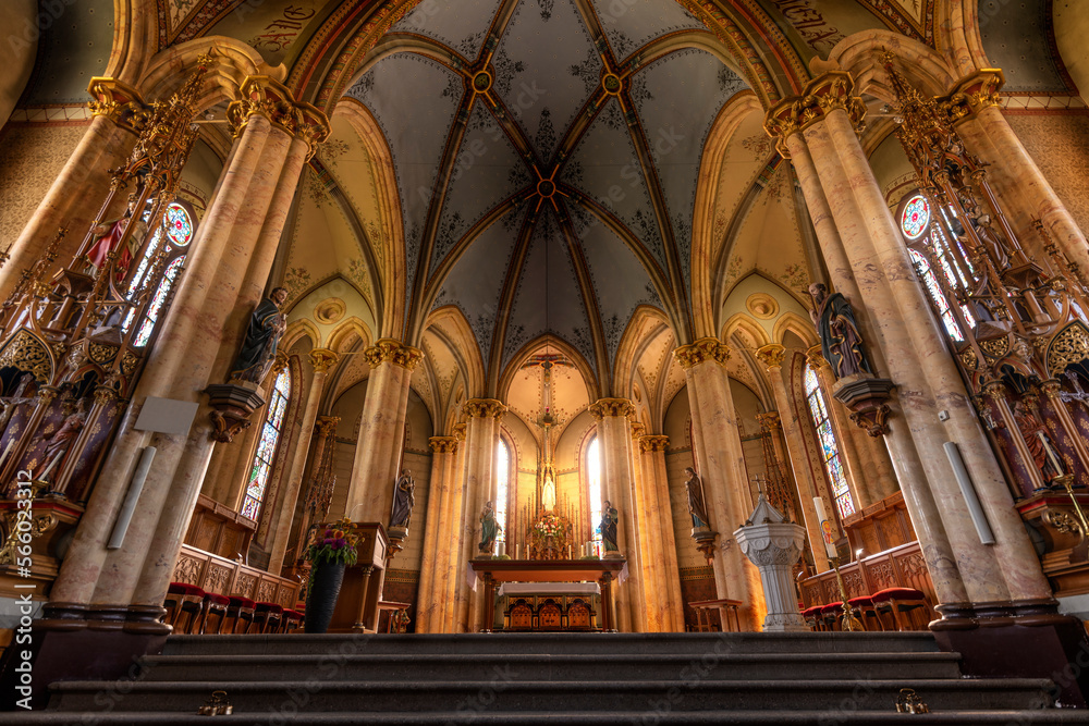 Heiligenstatuen Kirche Maria Lourdes Dussnang Schweiz Heiligenstatuen Kirche Maria Lourdes Dussnang Schweiz