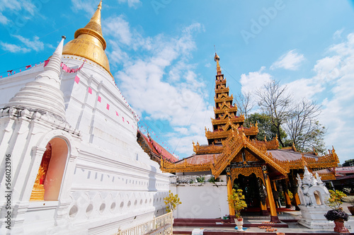 Vászonkép Buddhist Wat Phra That Luang temple in Lampang, Thailand