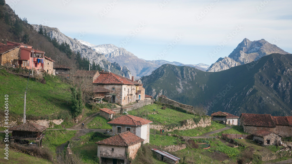 Bandujo, pueblo medieval en montañas de Asturias