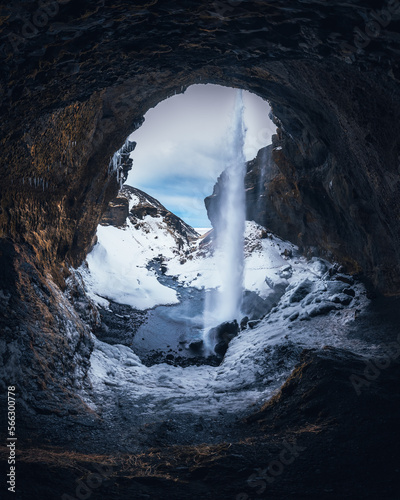 Kvernufoss Wasserfall Langzeitaufnahme im Winter 