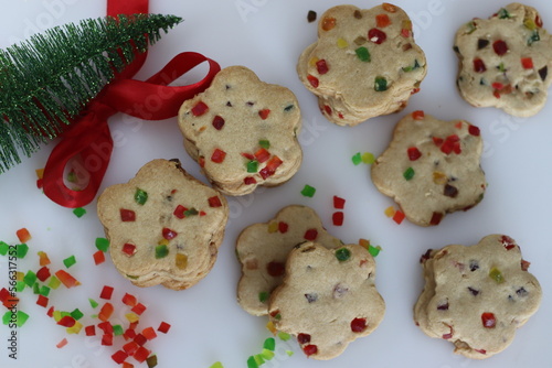 Whole wheat eggless tutti fruti cookies. Healthy cookies made of whole wheat flour, butter, sugar, vanilla and green and red tutti fruiti for a Christmas theme