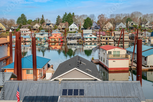 Obraz na płótnie Floating houses and a marina community Portland Oregon. w salonie